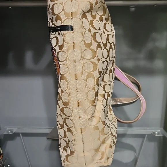 COACH EUC POPPY TOTE AND MATCHING WRISLET BUNDLE - Picture 10 of 16